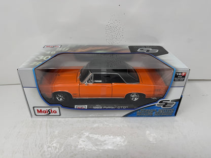 Maisto 1965 Pontiac GTO Hurst Edition 1:18 Diecast Model Car Orange