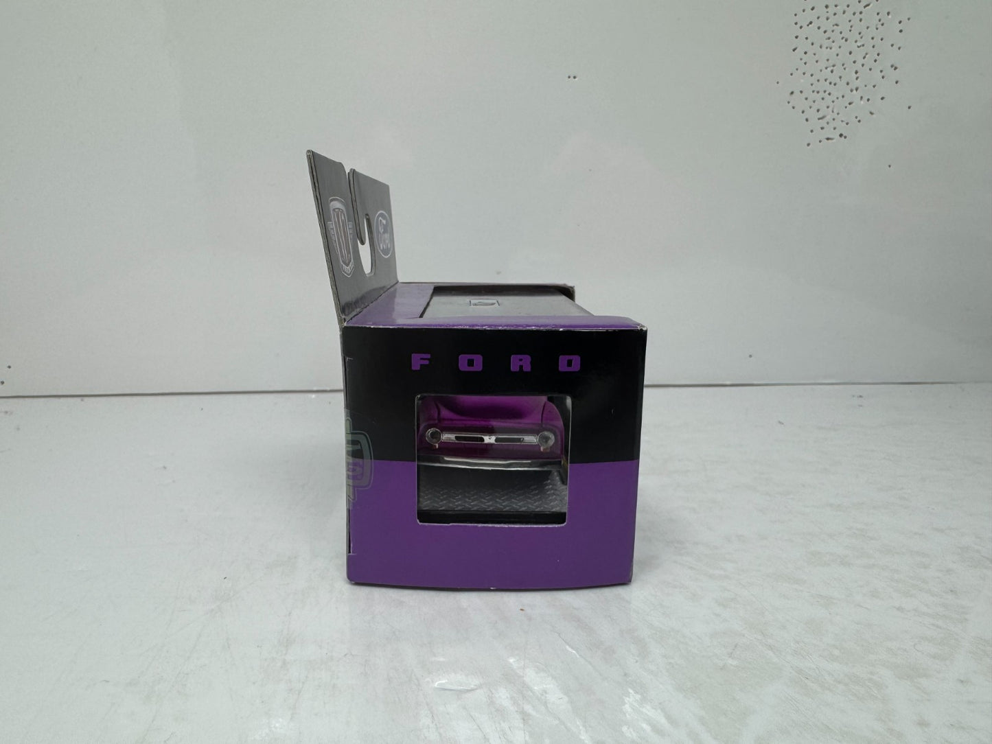 M2 Machines Ford 1956 Ford F-100 Custom 1:64 Diecast