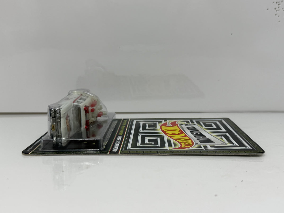 Hot Wheels 2015 Mexico Convention Ghostbusters Ecto-1 Glow 1:64 Diecast #3520
