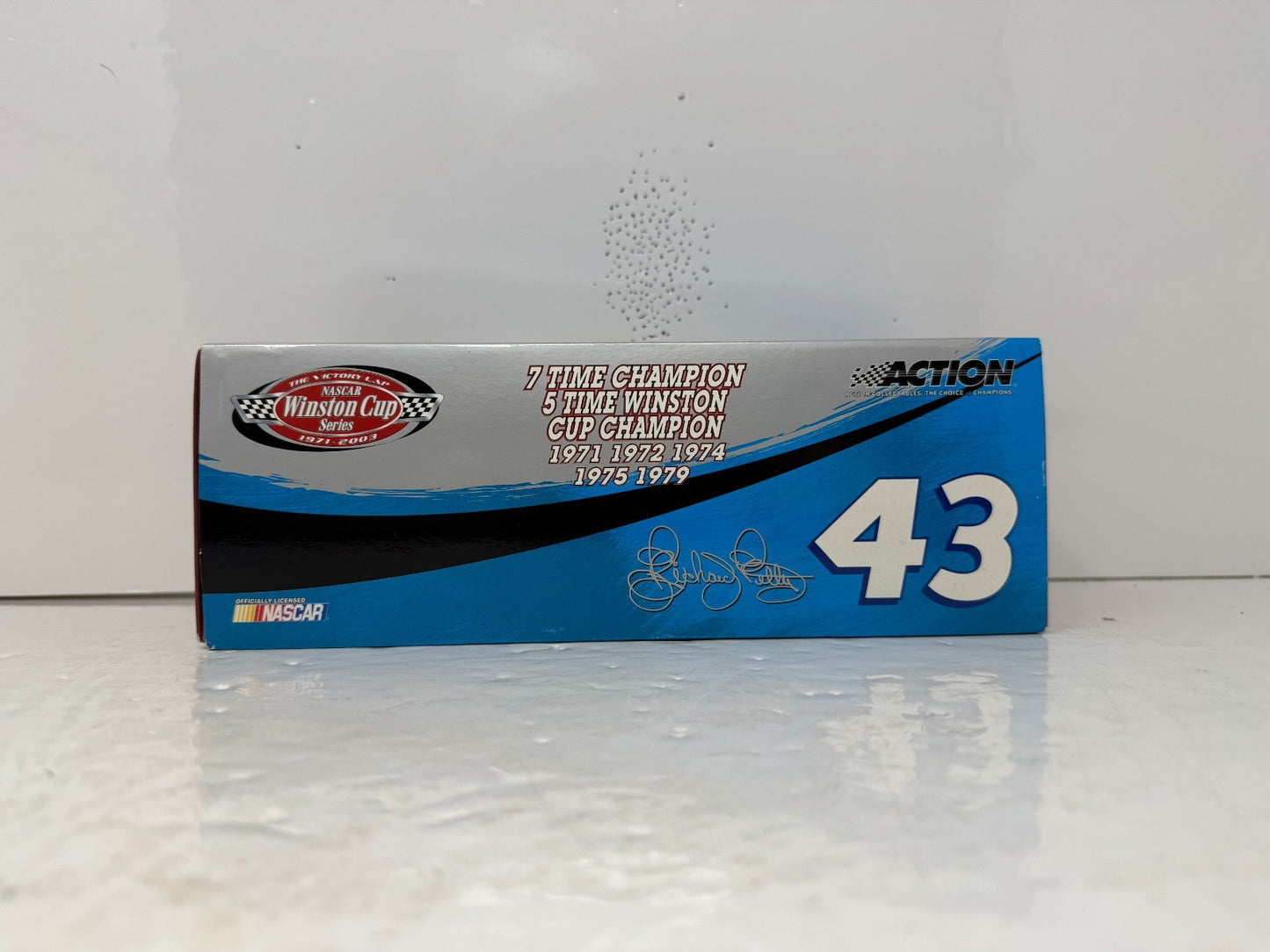 Action Nascar #43 Richard Petty Victory Lap / 7x Champion 2003 1:24 Diecast