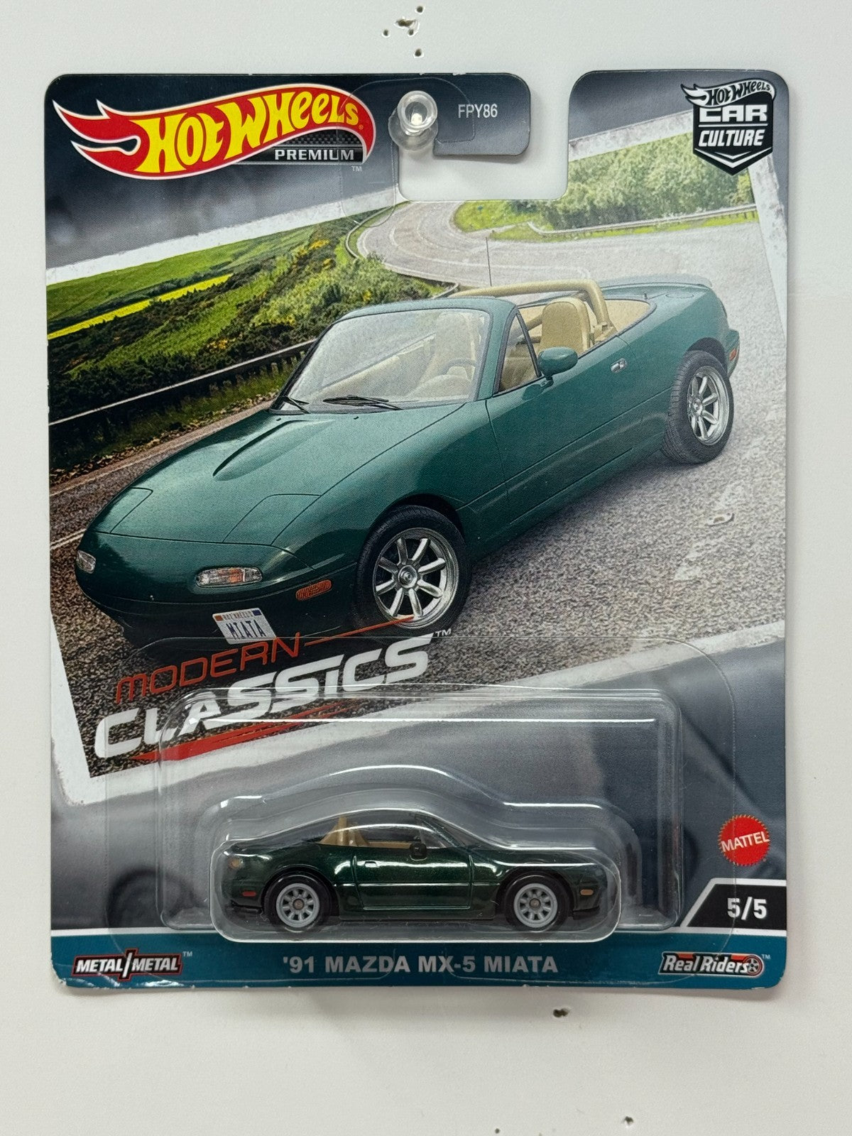 Hot Wheels Premium Modern Classics 1991 Mazda MX-5 Miata 1:64 Diecast