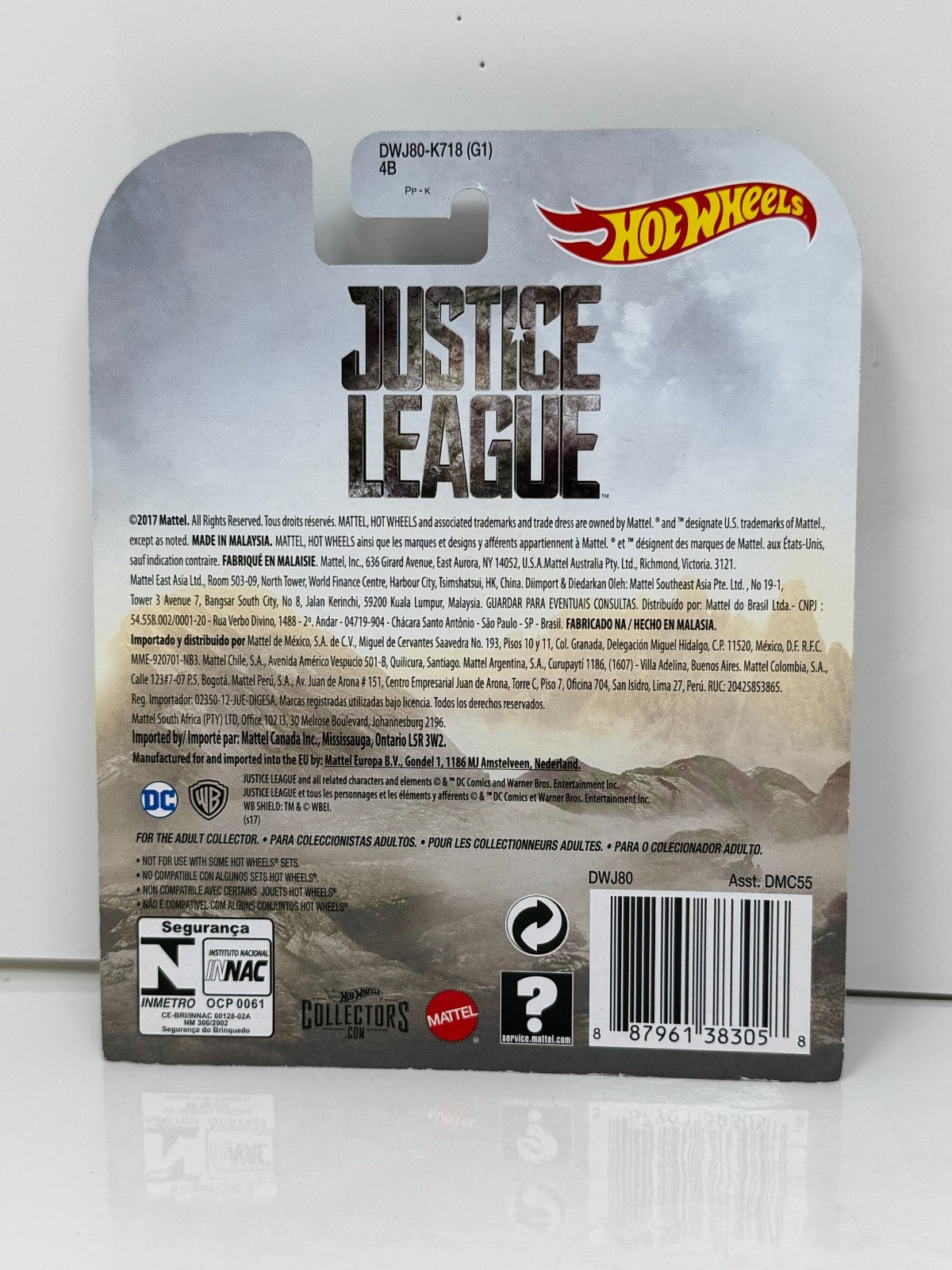 Hot Wheels Retro Entertainment Justice League Batmobile 1:64 Diecast