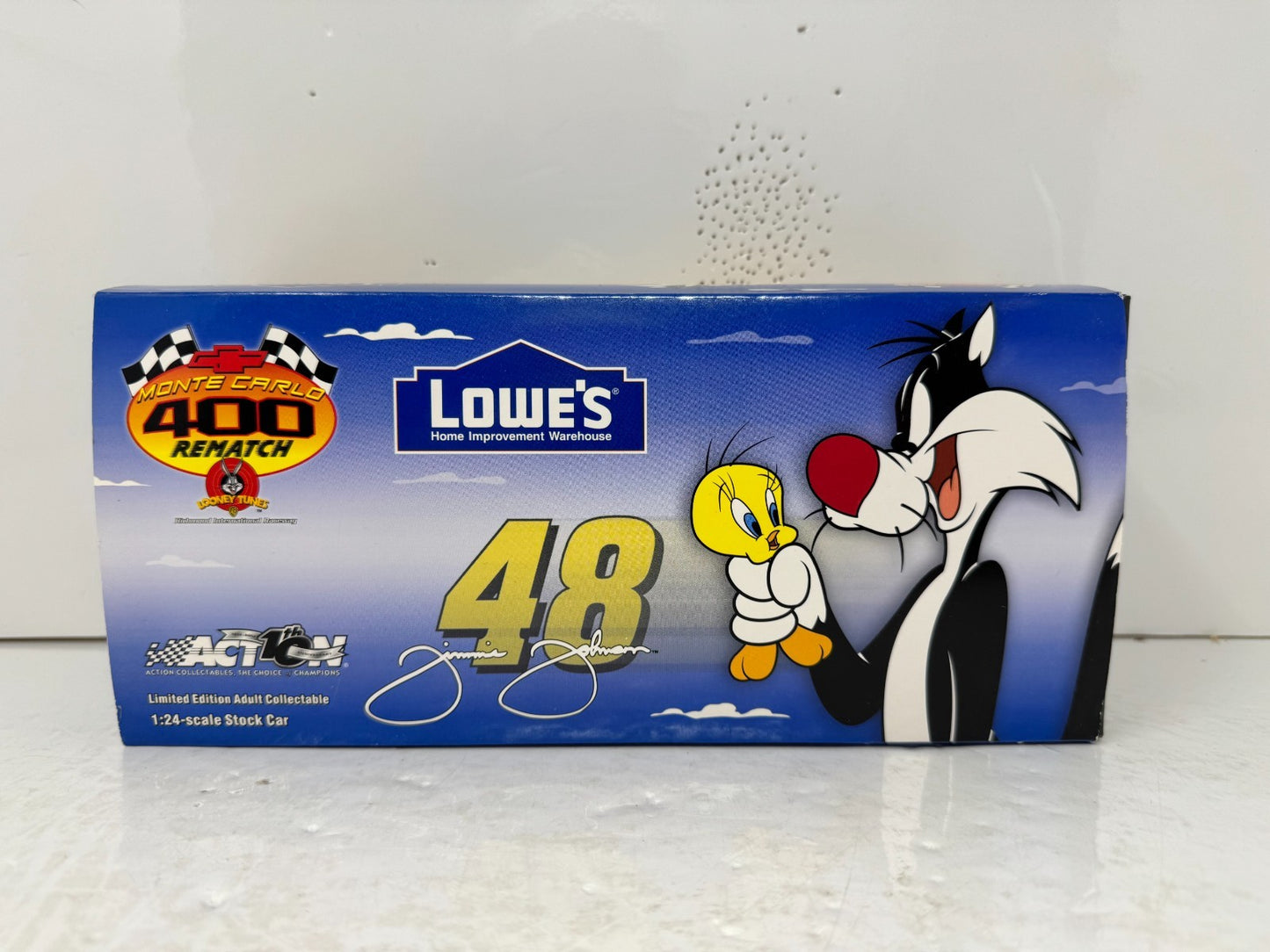 Action Nascar #48 Jimmie Johnson Looney Tunes 2002 Monte Carlo 1:24 Diecast