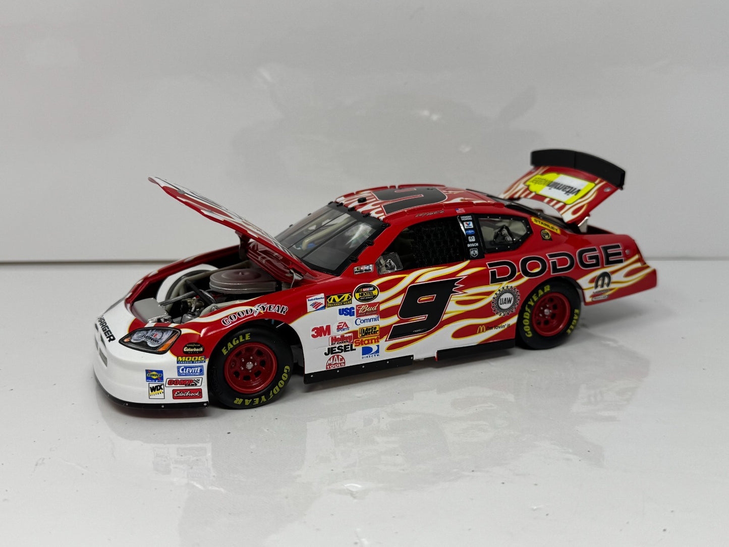 Motorsports Authentics NASCAR Kasey Kahne #9 Dodge Fan Design 2006 1:24 Diecast