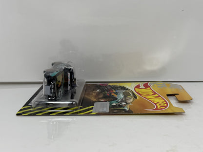 Hot Wheels Porsche 944 Dirtmeister Mobil 1 Mattel Creations 1:64 Diecast