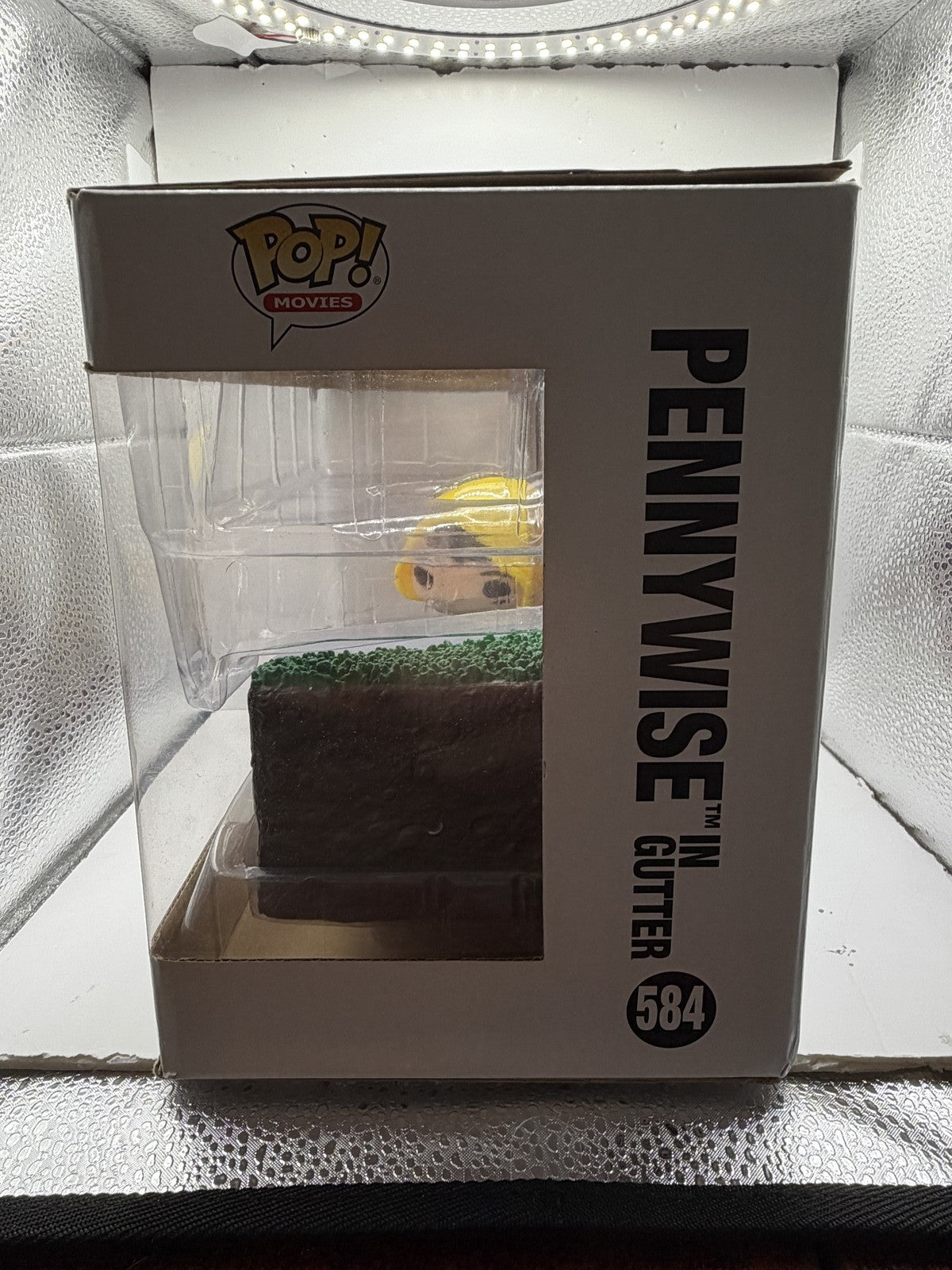 Funko Pop! Movies IT Movie Moments #584 Pennywise in Gutter Vinyl Figure