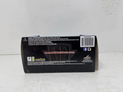 M2 Machines Auto Thentics 1960 Volkswagen VW Delivery Van USA Model 1:64 Diecast