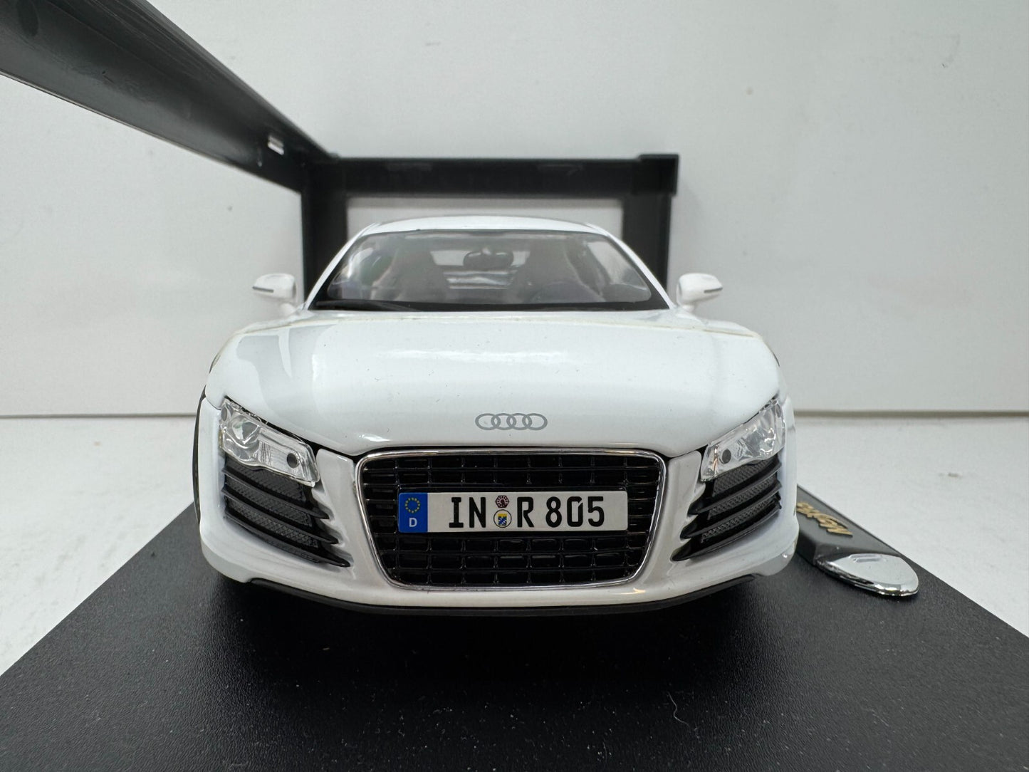 Maisto Audi R8 Premiere Edition 1:18 Diecast