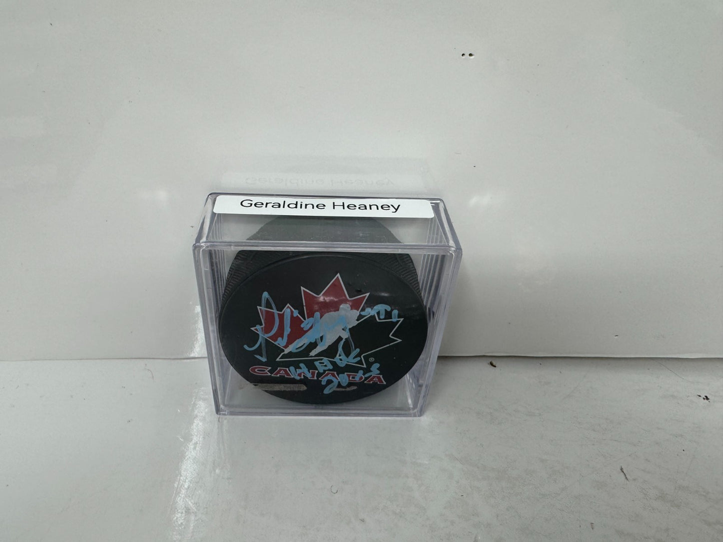 Geraldine Heaney Team Canada Signed NHL Autograph Puck Blue Auto