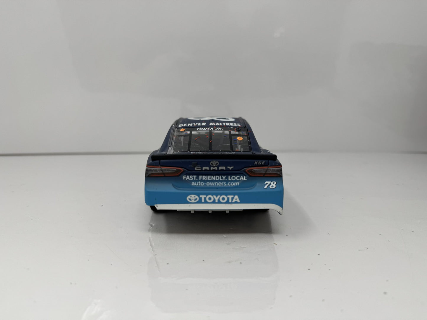 Lionel NASCAR Martin Truex Jr. #78 Big A Kentucky Raced Win 2018 1:24 Diecast