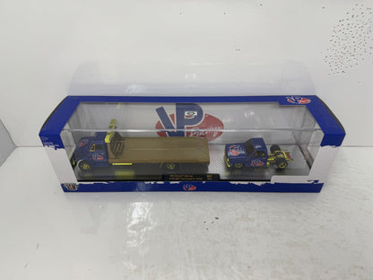 M2 Machines VP Racing 1976 GMC Sierra Grande 15 & Hauler CHASE 1:64 Diecast