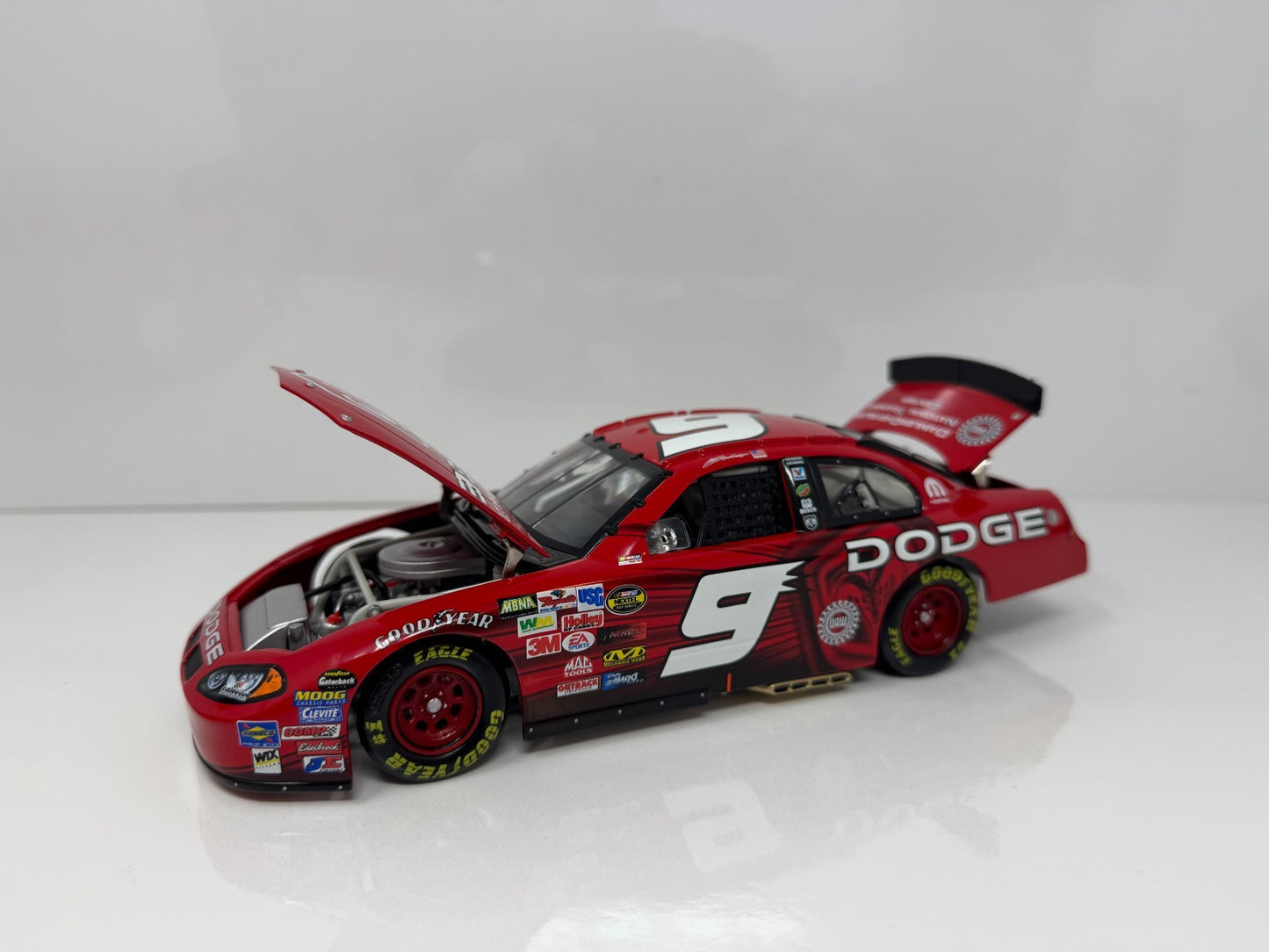 Action NASCAR Kasey Kahne #9 Dodge Dealers 2004 Intrepid 1:24 Diecast