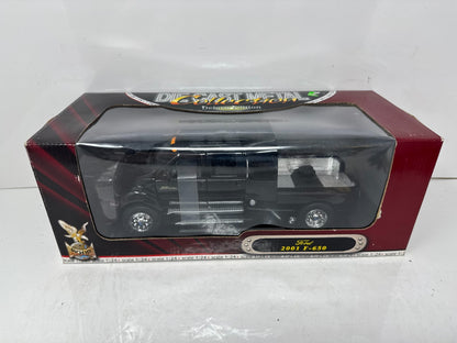 Yat Ming Road Signature 2001 Ford F-650 1:18 Diecast