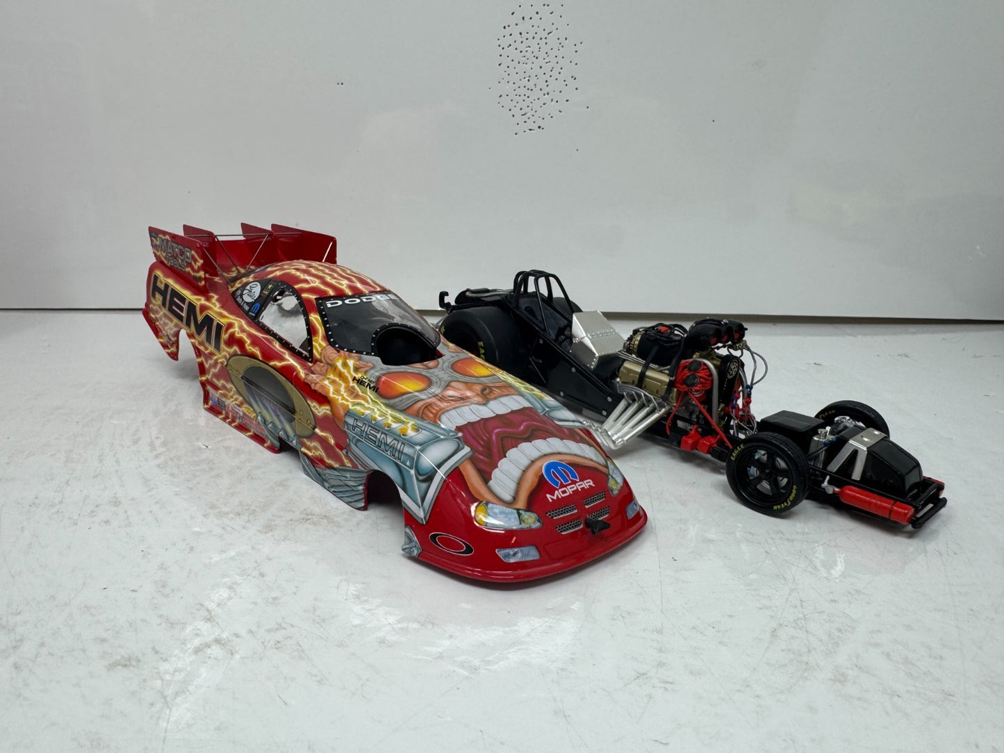 Action Gary Scelzi Oakley NHRA 2004 Stratus Dodge Funny Car Mopar 1:24 Diecast