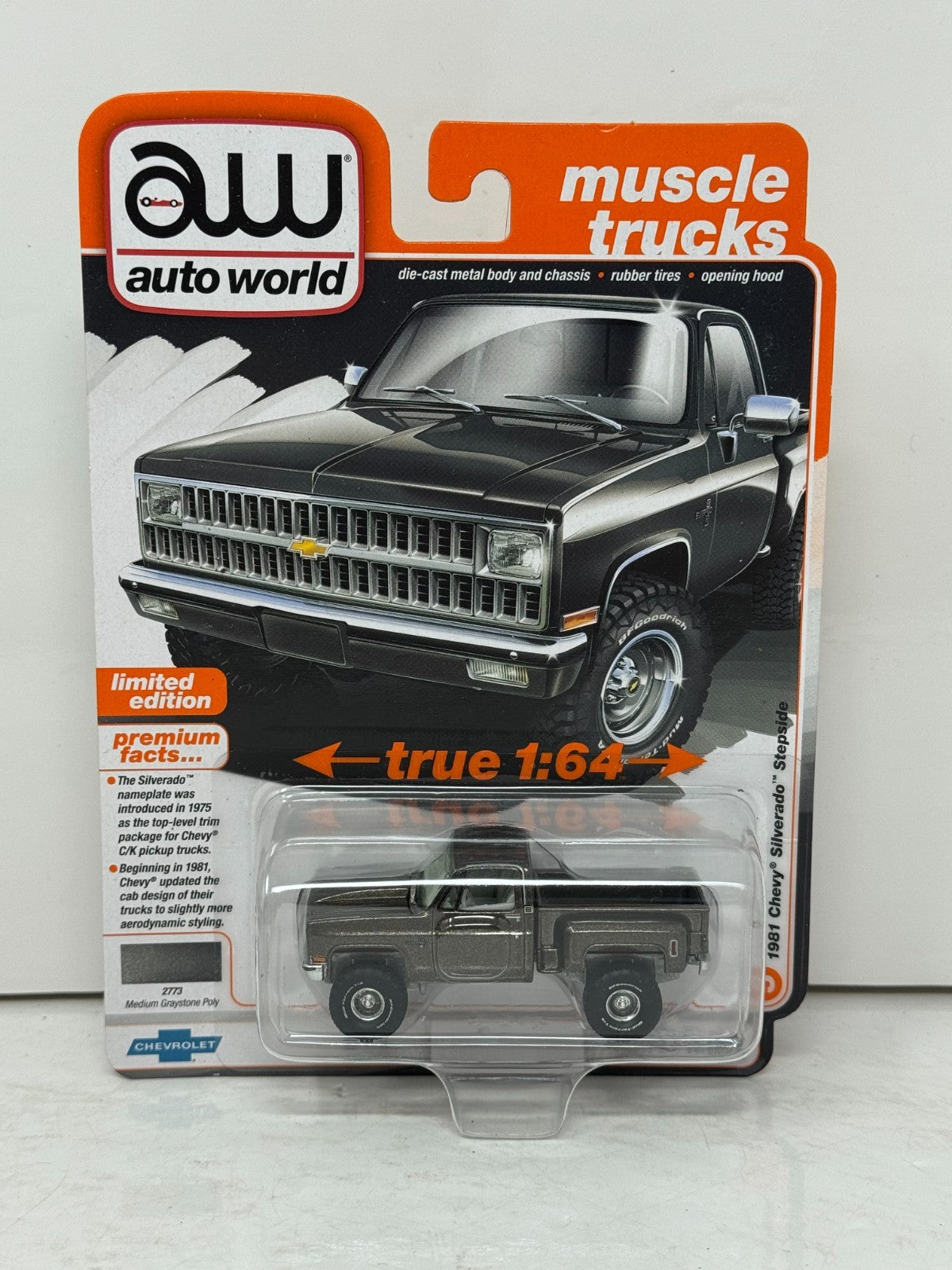 Auto World Muscle Trucks 1981 Chevy Silverado Stepside 1:64 Diecast