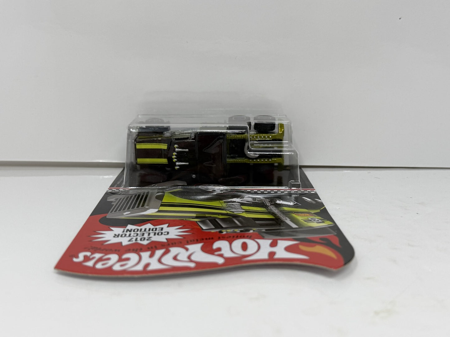 Hot Wheels 2017 Collector Edition Long Gone Toys 'R' Us Mail In 1:64 Diecast