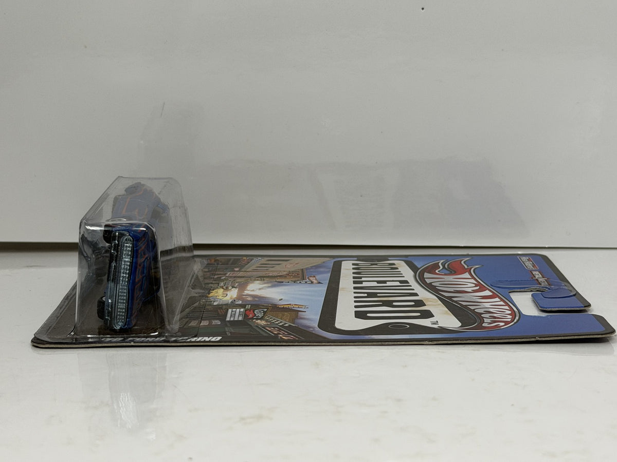 Hot Wheels Boulevard 1970 Ford Torino 1:64 Diecast Real Riders