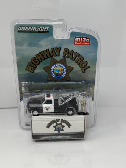 Greenlight Highway Patrol 1969 Chevrolet C-30 Dually Wrecker 1:64 Diecast