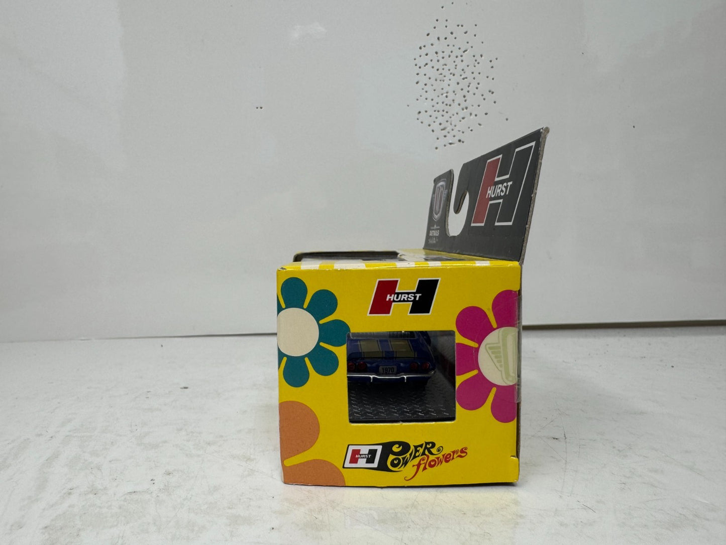 M2 Machines Hurst Power Flowers 1970 Chevrolet Camaro Z/28 RS 1:64 Diecast