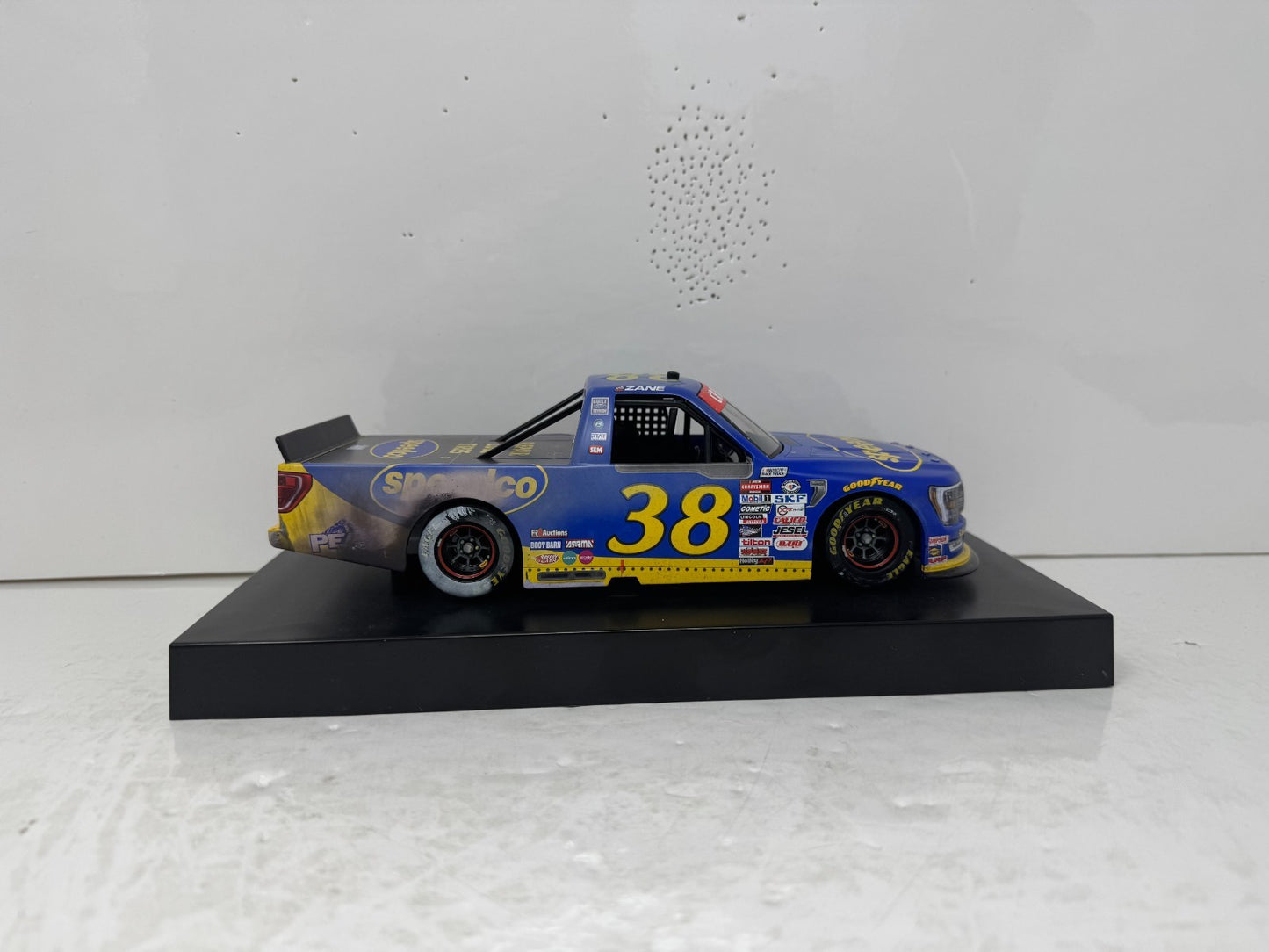 Lionel NASCAR #38 Zane Smith Speedco COTA Win Ford F-150 1:24 Diecast