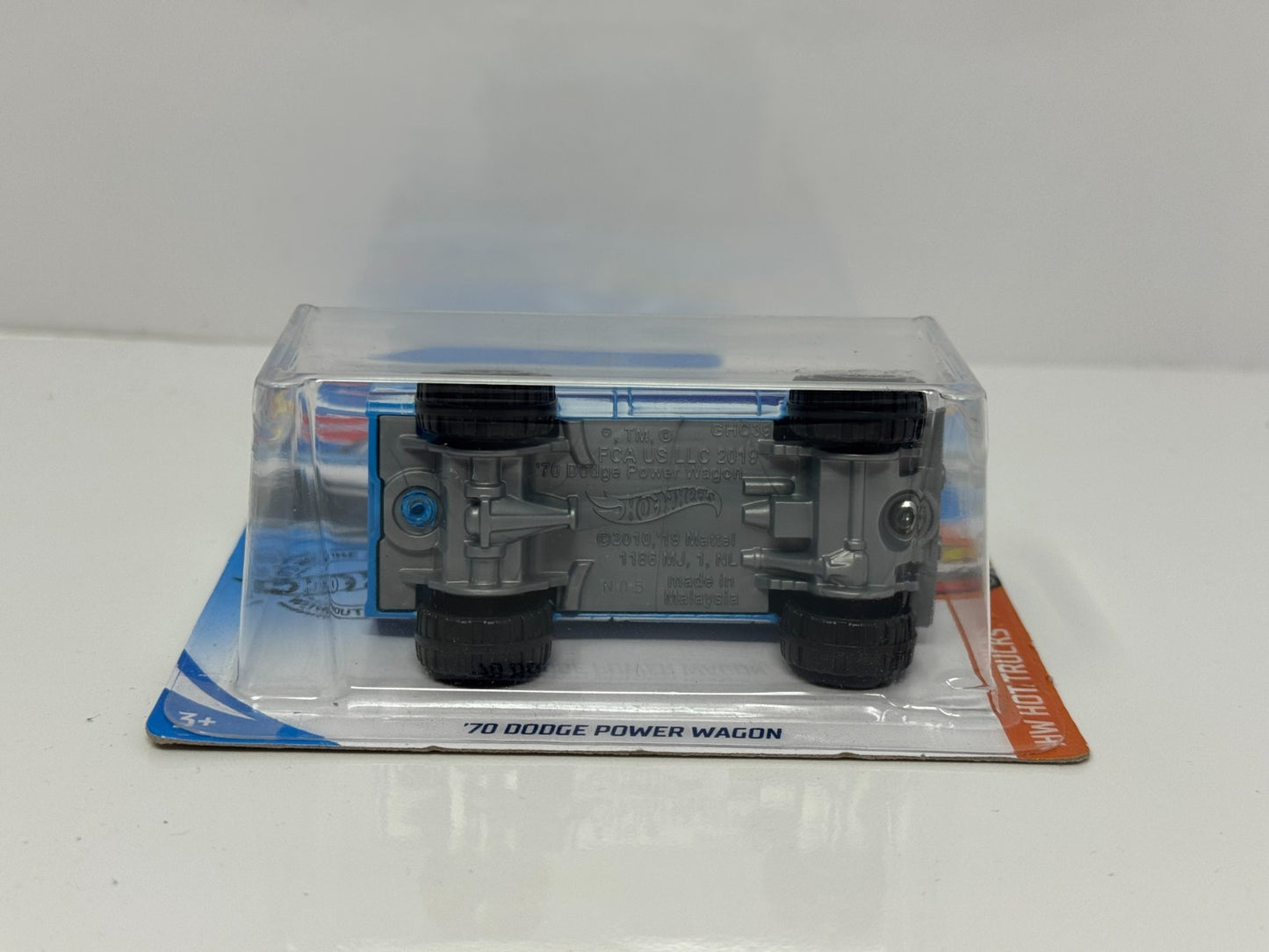 Hot Wheels Hot Trucks 1970 Dodge Power Wagon 1:64 Diecast