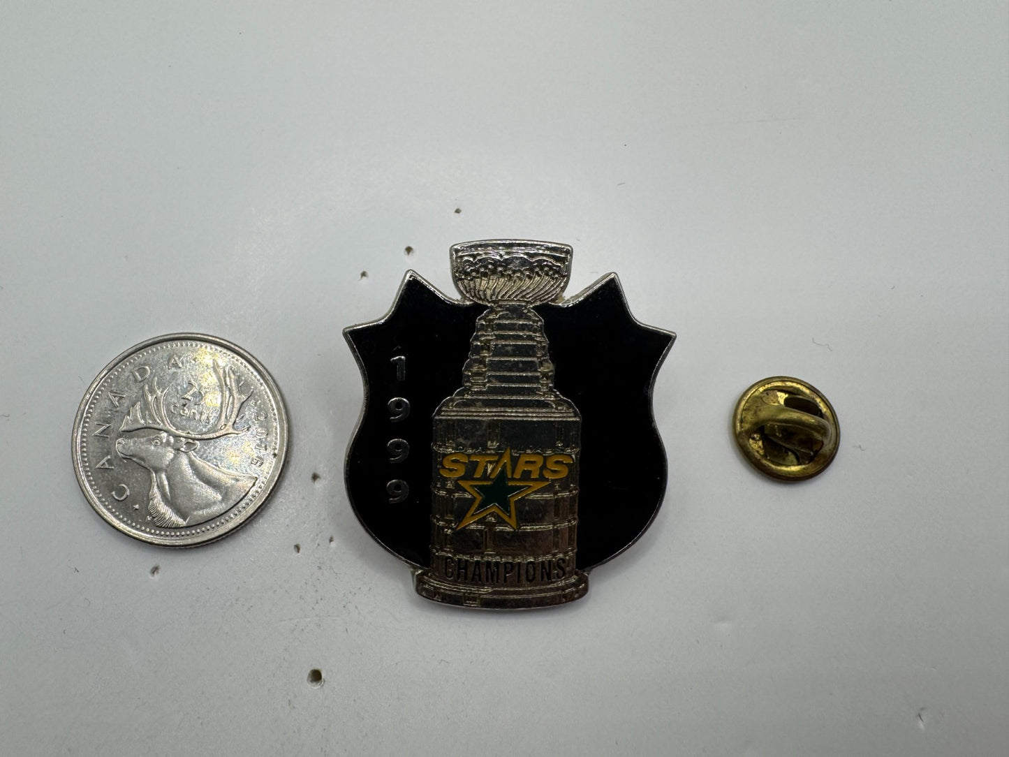 Dallas Stars 1999 Stanley Cup Champions Vintage NHL Hockey Lapel Pin