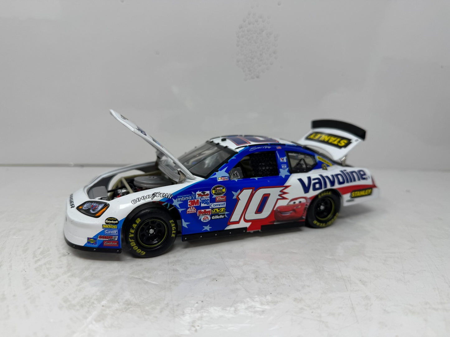 Action Nascar #10 Scott Riggs Valvoline Cars 2006 Dodge Charger 1:24 Diecast