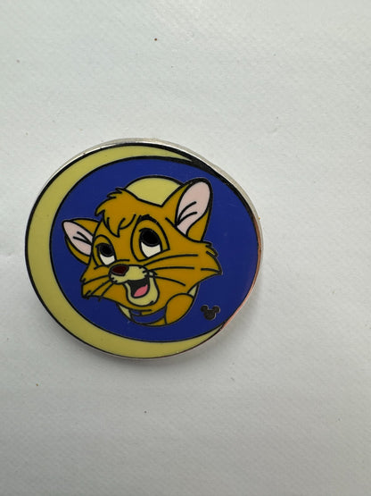 WDW Disney Oliver "O" Alphabet Hidden Mickey Trading Pin DC1S8