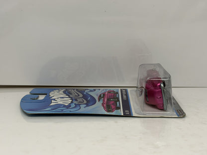 Hot Wheels Cool Classics 1947 Chevrolet Fleetline 1:64 Diecast Pink