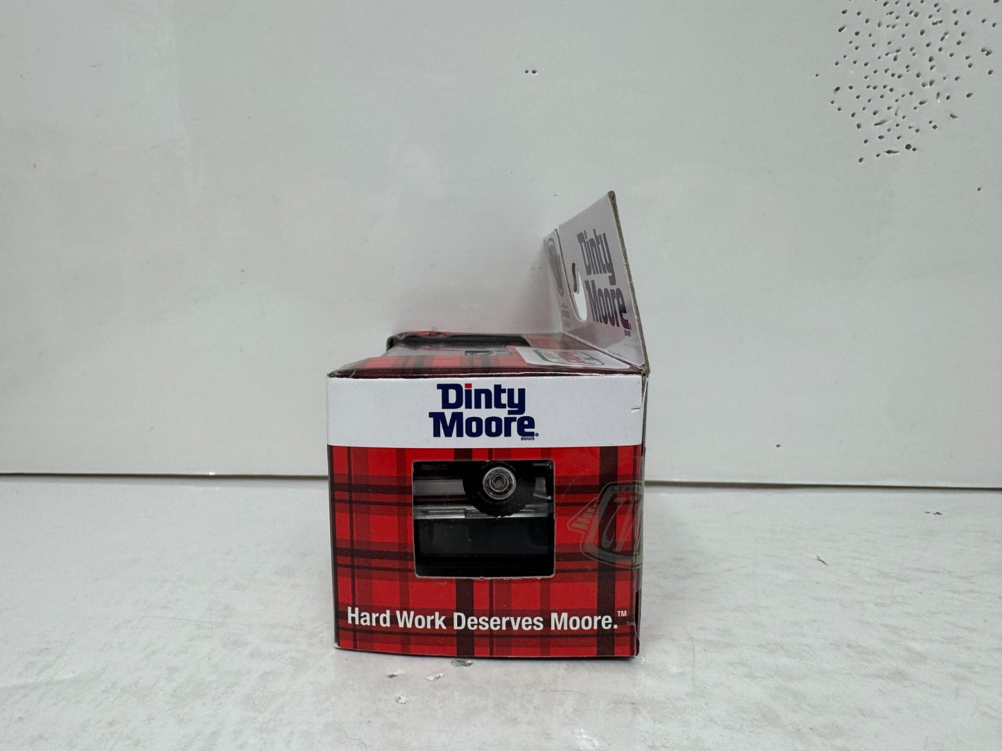 M2 Machines Dinty Moore 1973 GMC Jimmy Sierra 4x4 1:64 Diecast