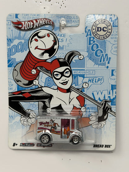 Hot Wheels DC Comics Originals Harley Quinn Bread Box 1:64 Diecast Real Riders