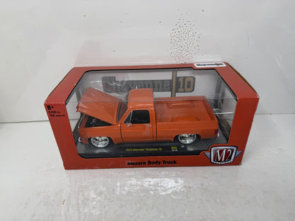 M2 Machines Square Body Truck 1973 Chevrolet Cheyenne 10 1:24 Diecast