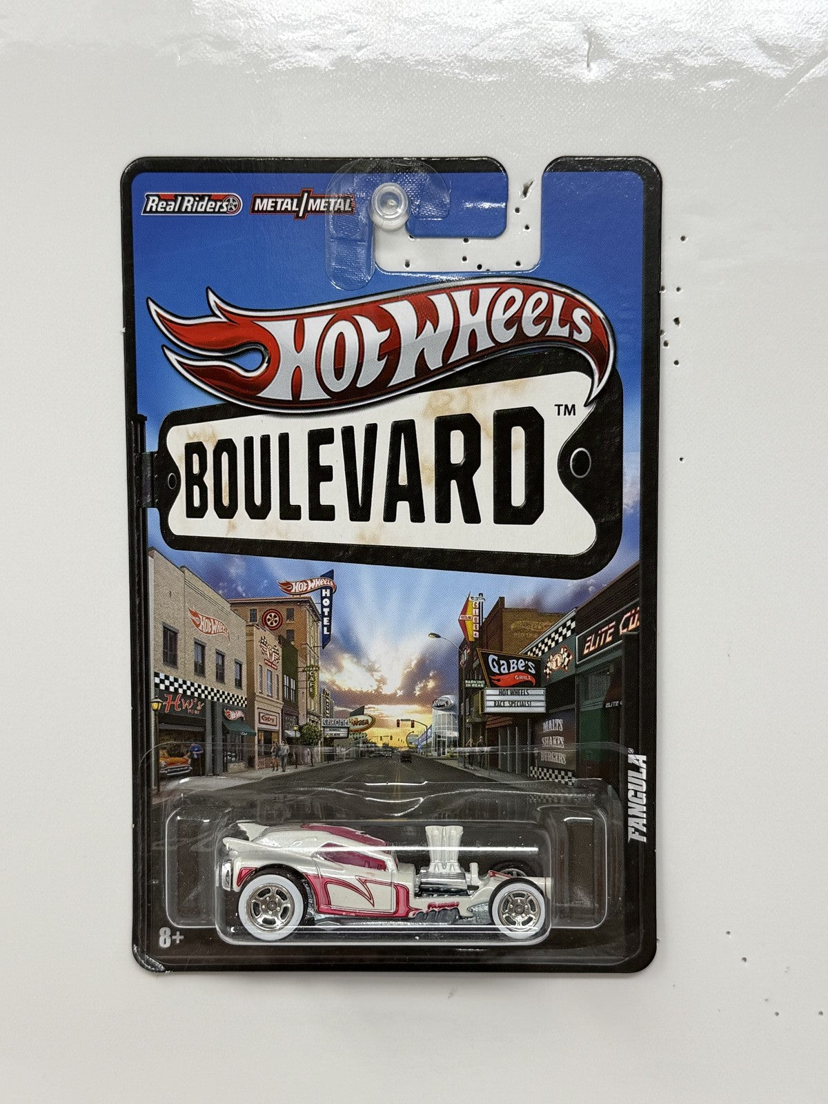 Hot Wheels Boulevard Fangula 1:64 Diecast Real Riders