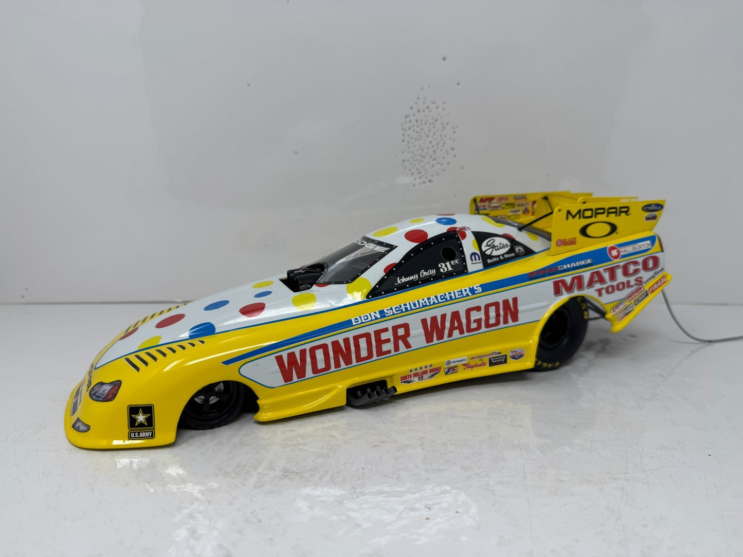 Milestone Johnny Gray NHRA Wonder Wagon Dodge Stratus Funny Car 1:16 Scale