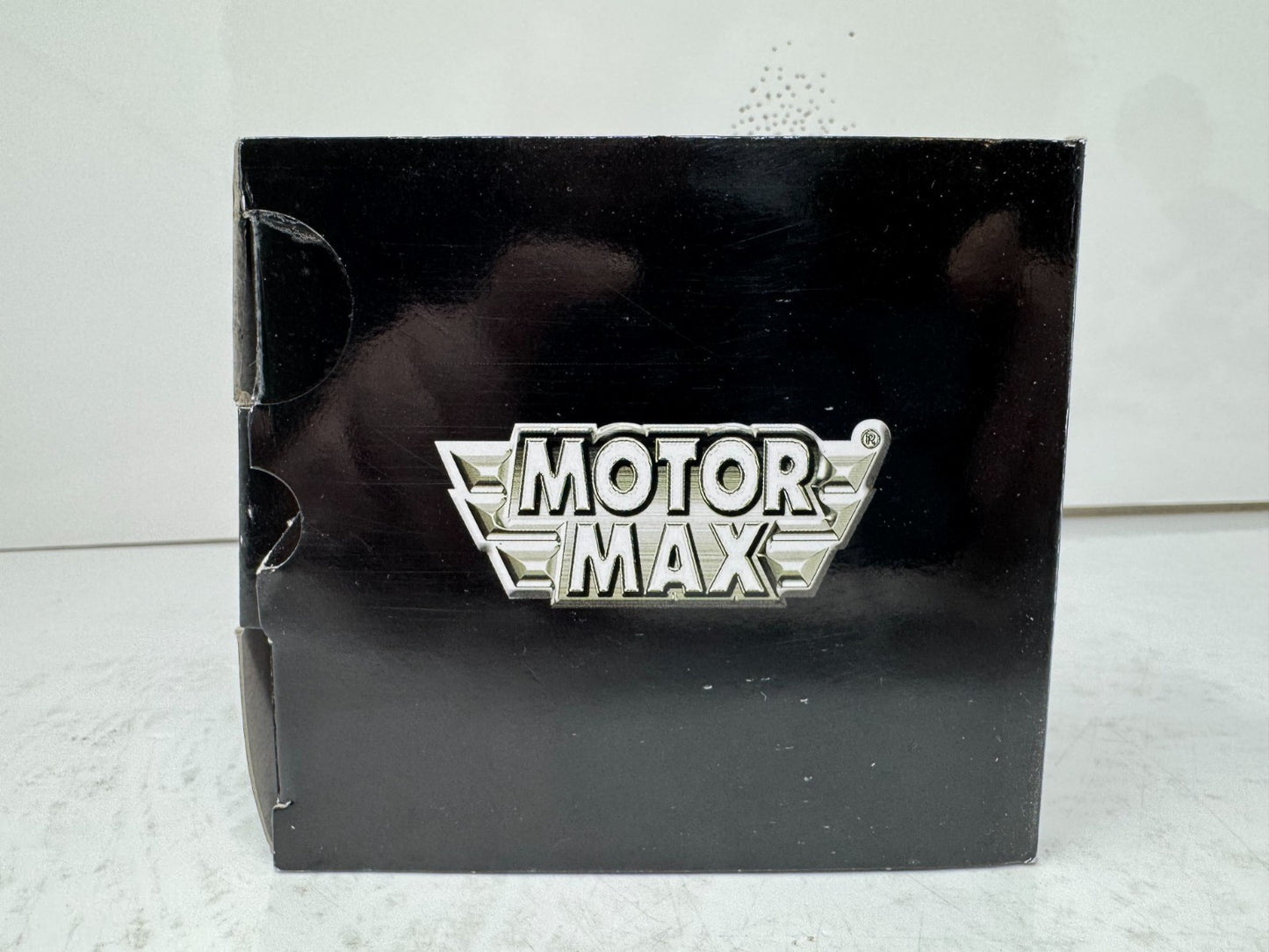 Motormax Ford GT 1:24 Diecast Red with White Stripes