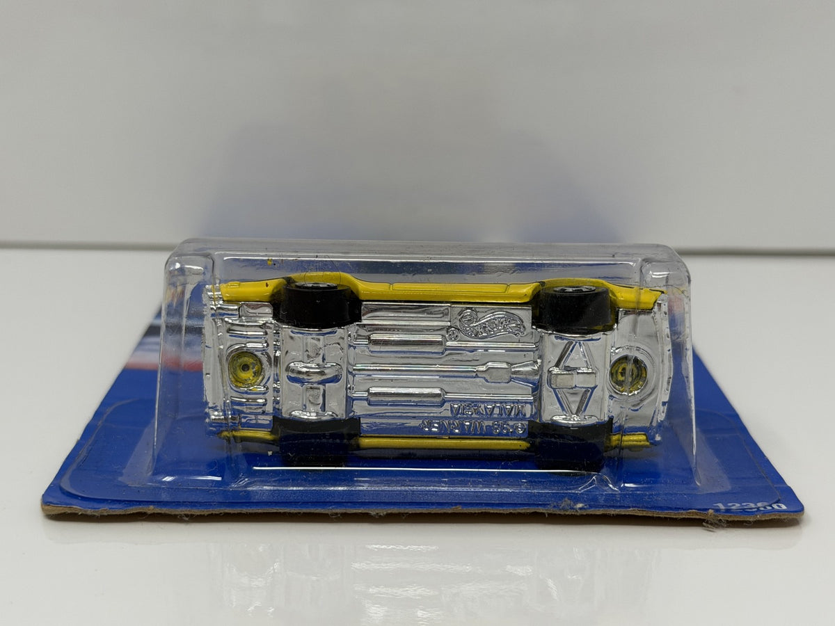 Hot Wheels Oldsmobile 442 W-30 1:64 Diecast Yellow V2