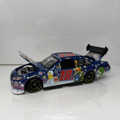 Action NASCAR #18 Kyle Busch M&M's Holiday 2008 Camry 1:24 Diecast SERIAL #118