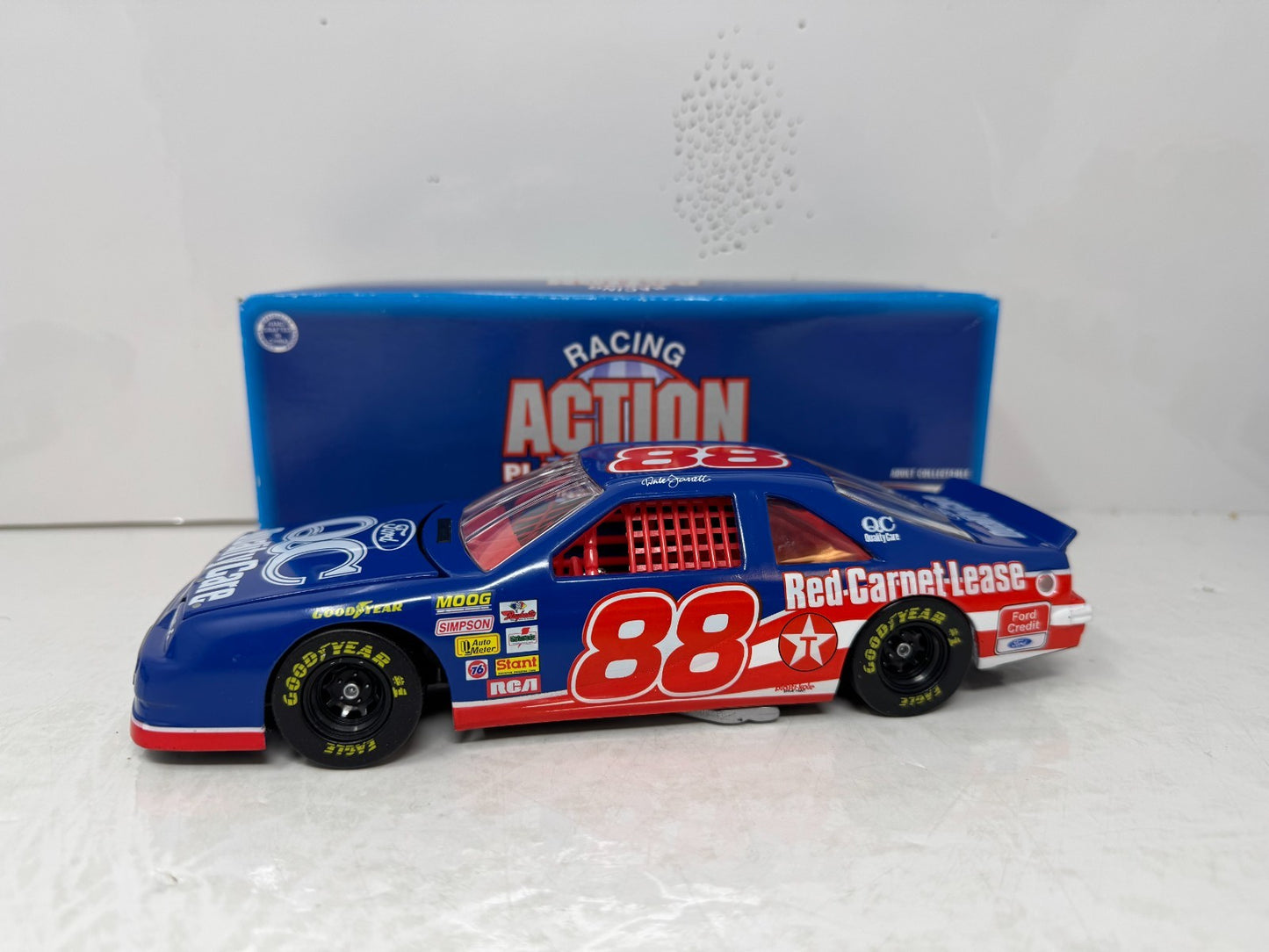 Action Nascar #88 Dale Jarrett Quality Care Ford Thunderbird 1:24 Diecast