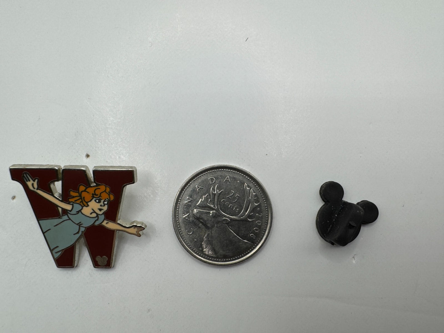 DLR Disney W for Wendy Alphabet Hidden Mickey Trading Pin DC1S15