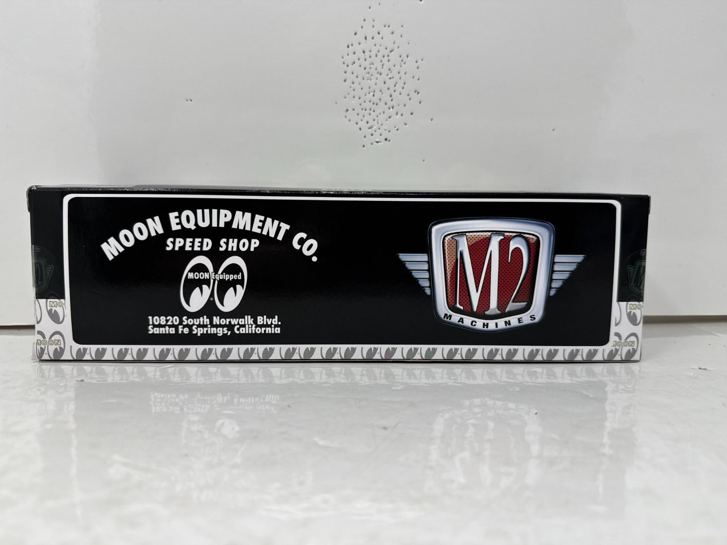 M2 Auto-Haulers Ford C-950 & 1966 Ford Mustang Mooneyes CHASE 1:64 Diecast