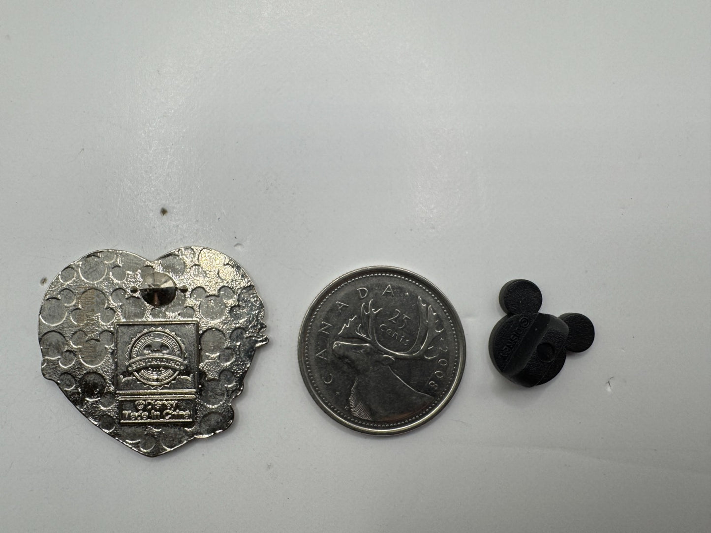 Disney Villains & Sidekicks Queen and King of Hearts Booster Trading Pin DC1S14