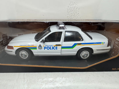 Motormax Vancouver Police Ford Crown Victoria Law Enforcement 1:18 Diecast