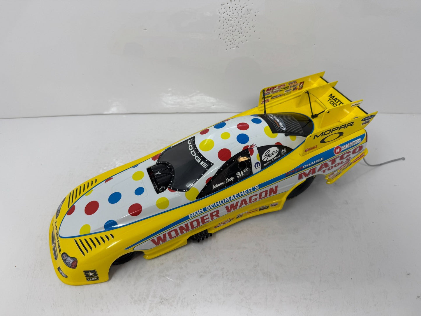 Milestone Johnny Gray NHRA Wonder Wagon Dodge Stratus Funny Car 1:16 Scale