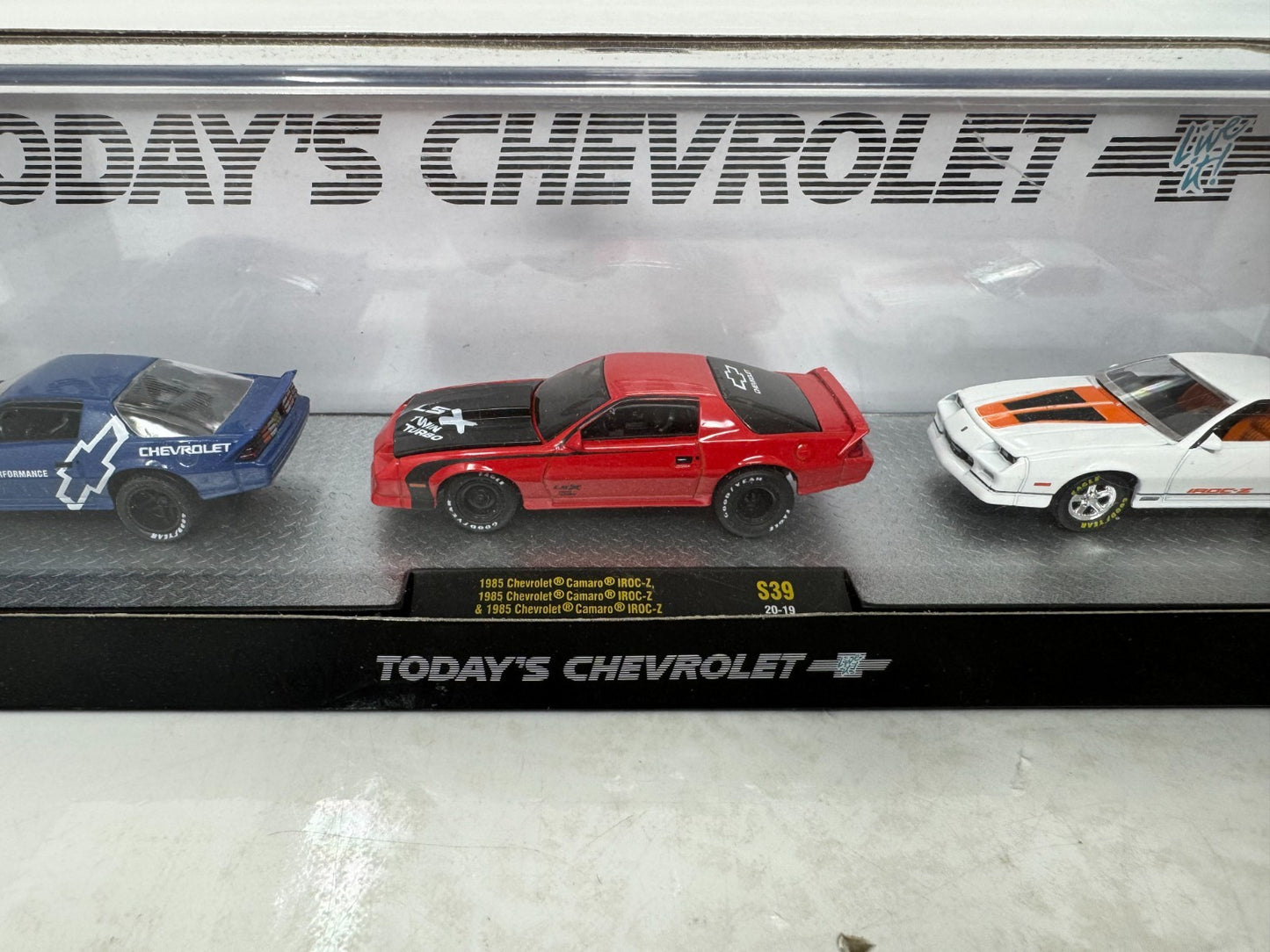 M2 Machines Today's Chevrolet 1985 Chevy Camaro IROC-Z 3 Car Set 1:64 Diecast