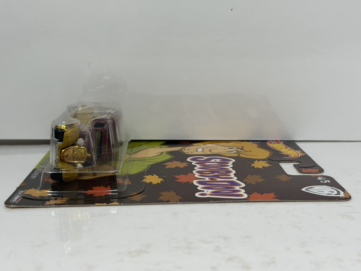 Hot Wheels Scooby-Doo 1934 Dodge Delivery 1:64 Diecast Real Riders