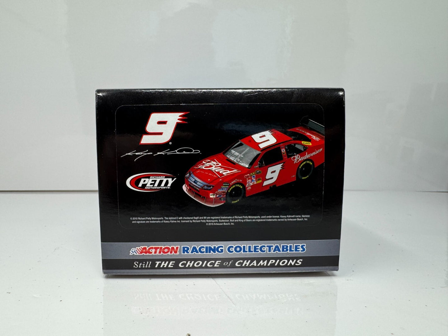 Action NASCAR Kasey Kahne #9 Budweiser 2010 Ford Fusion 1:24 Diecast