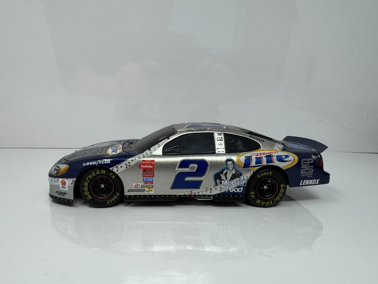 Action NASCAR Rusty Wallace #2 Miller Lite Elvis 2002 Taurus 1:24 Diecast