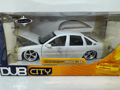 Jada Dub City 1996 Chevy Impala 1:24 Diecast KMC Wheels 22 Inch SS Rims