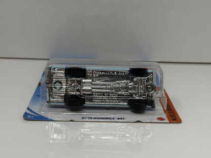 Hot Wheels Muscle Mania 1967 Oldsmobile 442 1:64 Diecast Gulf U.S. Card