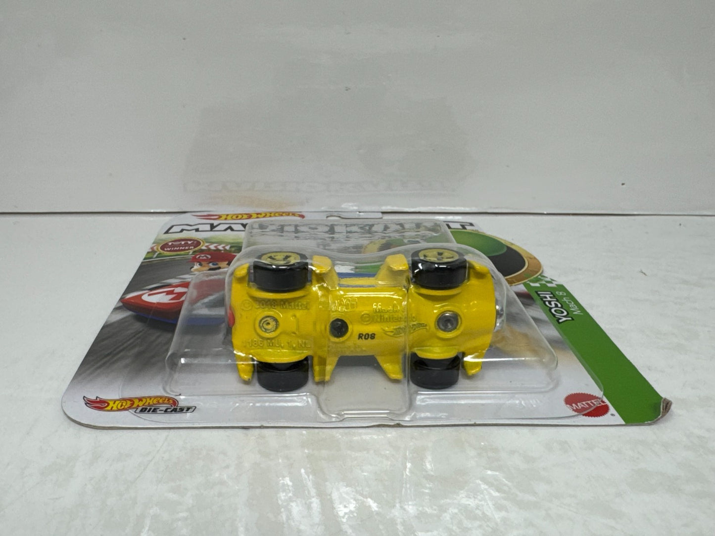 Hot Wheels Mario Kart Yoshi Mach 8 1:64 Diecast